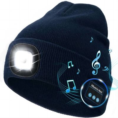3 조정할 수 있는 LED 라이트와 무선 블루투스 헤드폰 모자가 겨울밤 일합니다